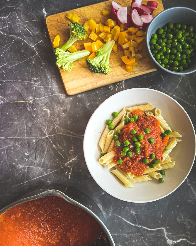 Penne s paradajkovo-mrkvovou omáčkou (vegan)